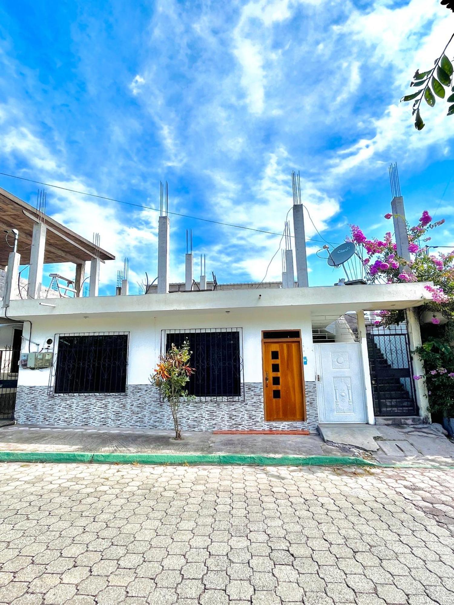 Casa En San Cristobal Villa Puerto Baquerizo Moreno Bagian luar foto
